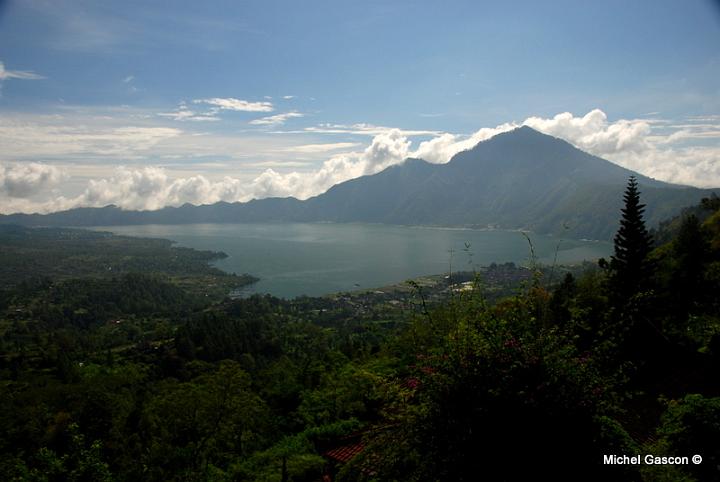 MGA93186.jpg - One of the few big lakes that irrigate the whole island at the foot of Mount Agung